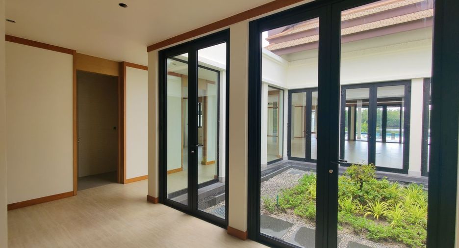 For sale 5 bedrooms villa in Thalang, Phuket