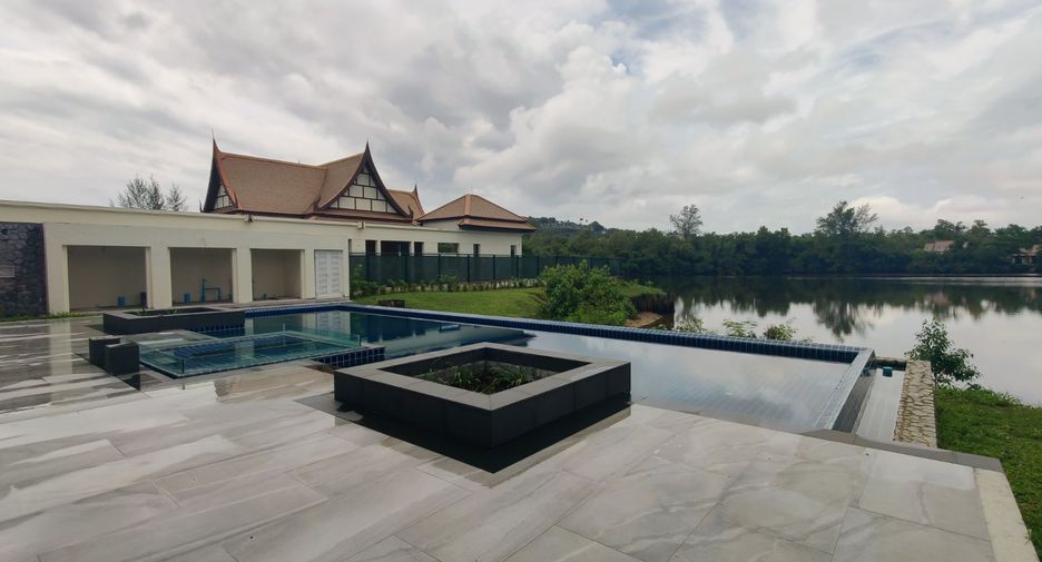 For sale 5 bedrooms villa in Thalang, Phuket