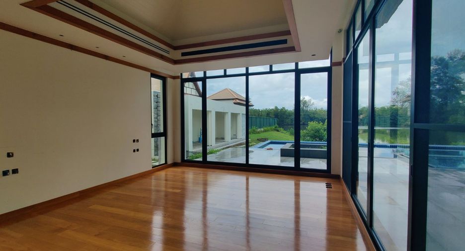 For sale 5 bedrooms villa in Thalang, Phuket