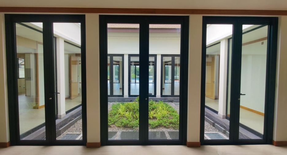 For sale 5 bedrooms villa in Thalang, Phuket