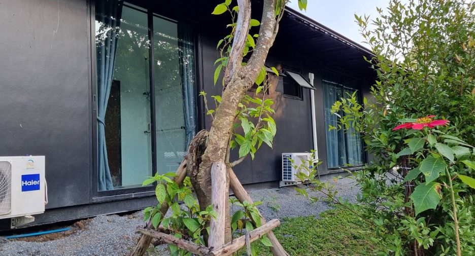 Local comercial en venta de 4 habitaciones en San Kamphaeng, Chiang Mai