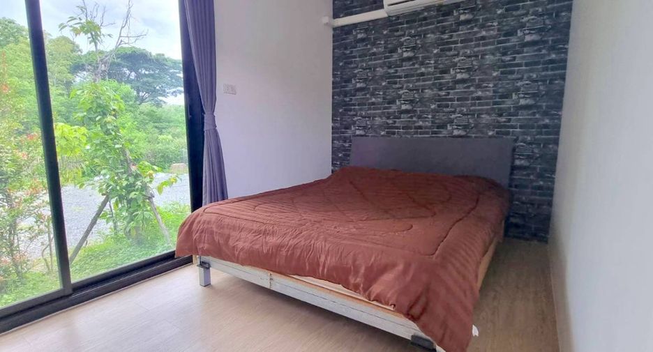 Local comercial en venta de 4 habitaciones en San Kamphaeng, Chiang Mai