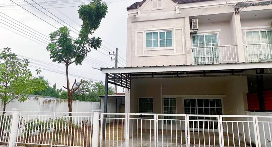 For sale 4 bed townhouse in Si Racha, Chonburi