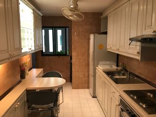 For rent 3 bedrooms condo in Sathon, Bangkok