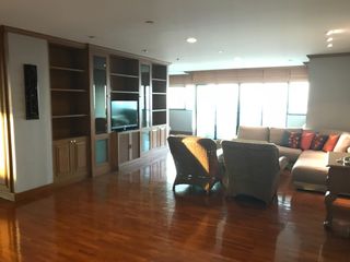 For rent 3 bedrooms condo in Sathon, Bangkok