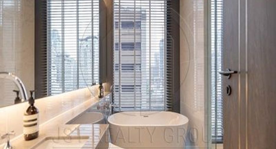 For rent 1 bed condo in Pathum Wan, Bangkok