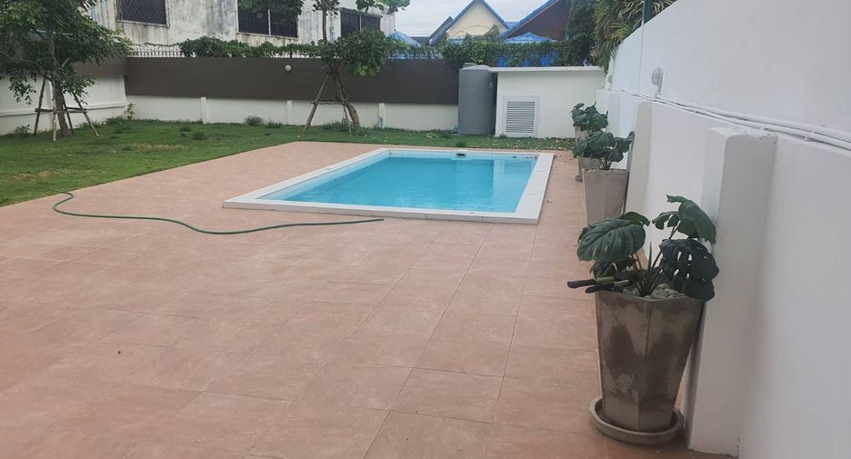 For sale 8 bedrooms townhouse in Bang Lamung, Chonburi