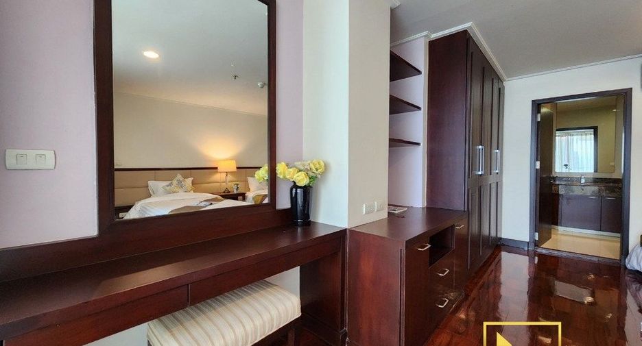 For rent 4 Beds serviced apartment in Watthana, Bangkok