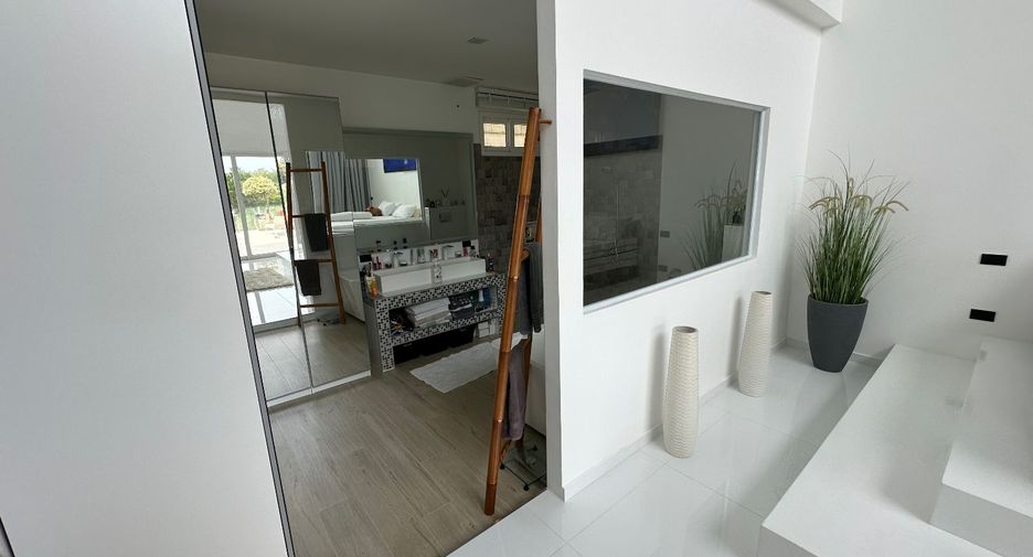 For sale 4 bedrooms villa in Ko Samui, Surat Thani
