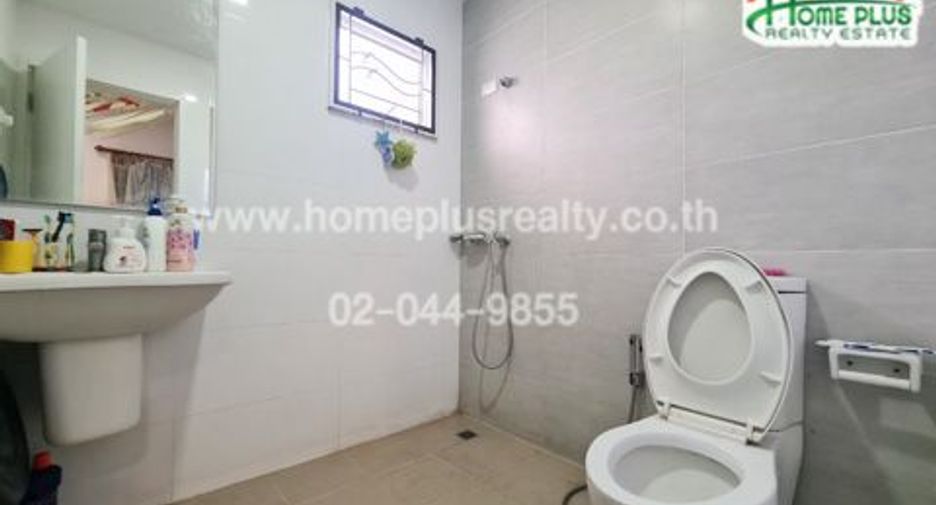 For sale 3 bedrooms house in Bang Bo, Samut Prakan