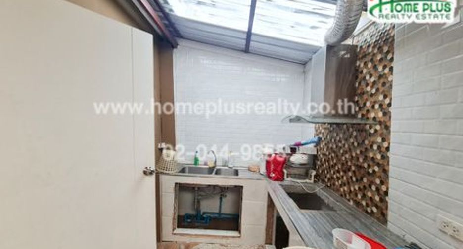 For sale 3 bedrooms house in Bang Bo, Samut Prakan