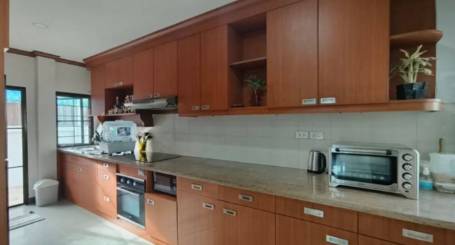 For sale 3 bedrooms house in Bang Lamung, Chonburi