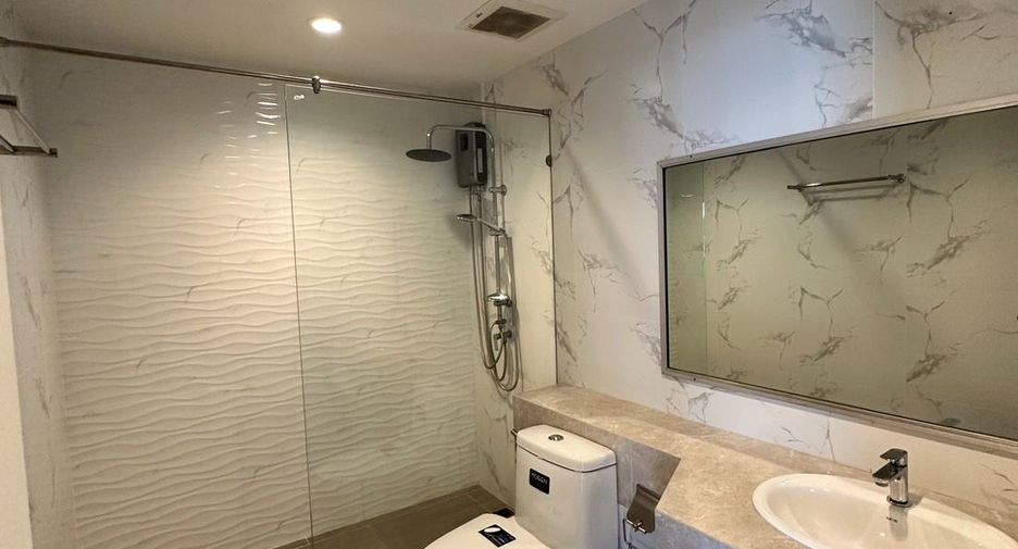 Condo en alquiler de 2 habitaciones en Khlong Toei, Bangkok