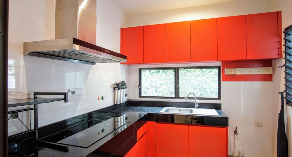 For sale 3 bedrooms house in Prawet, Bangkok