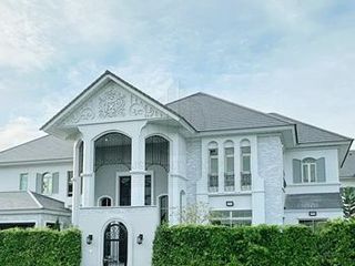 For sale 5 Beds house in Lat Krabang, Bangkok