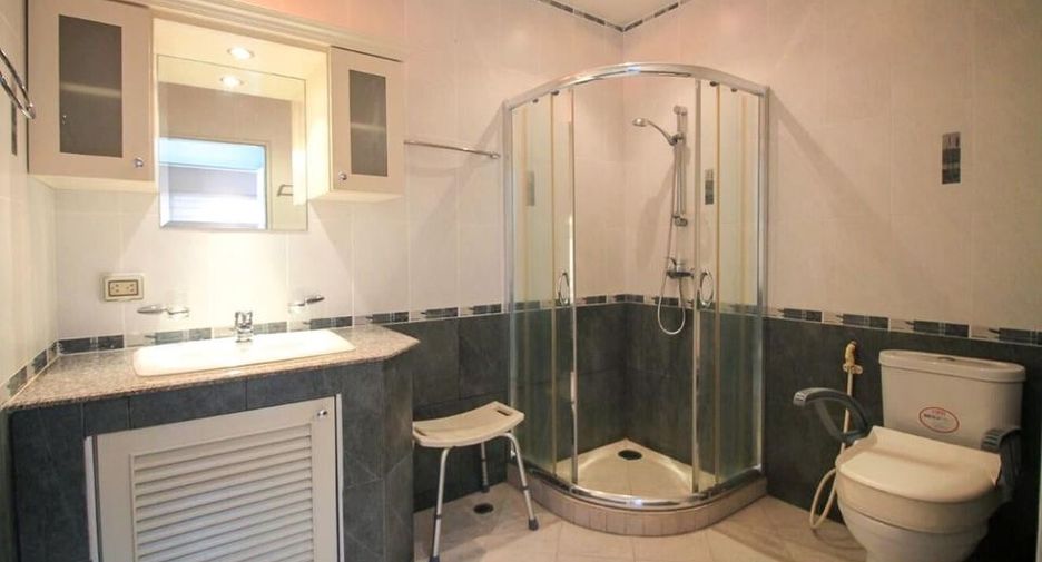 For sale 3 bedrooms apartment in Bang Lamung, Chonburi