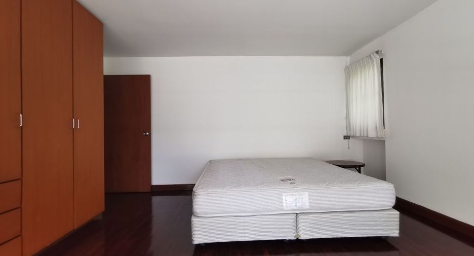For rent 3 bedrooms apartment in Phaya Thai, Bangkok