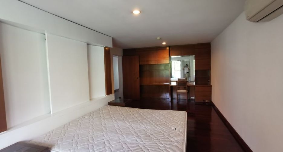 For rent 3 bedrooms apartment in Phaya Thai, Bangkok
