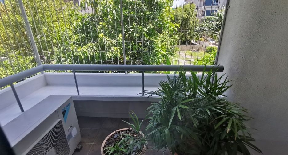 For rent 3 bedrooms apartment in Phaya Thai, Bangkok