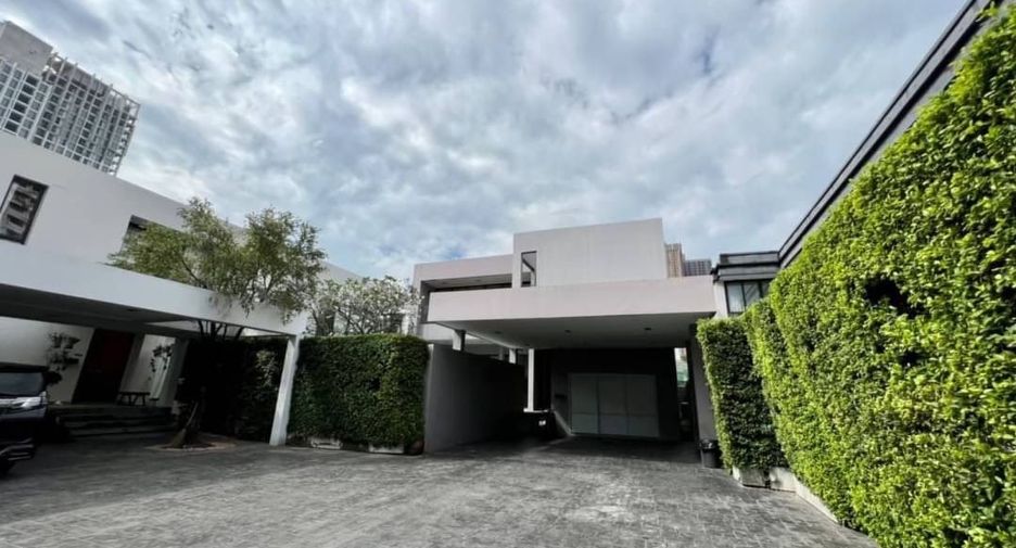 Casa en alquiler de 4 habitaciones en Watthana, Bangkok