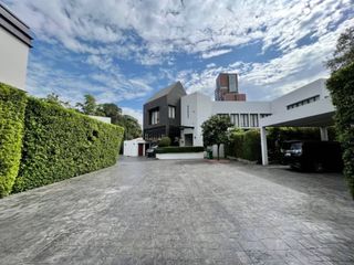 Casa en alquiler de 4 habitaciones en Watthana, Bangkok