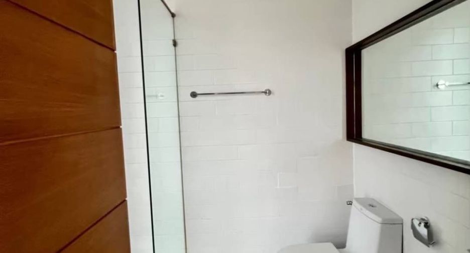 Casa en alquiler de 4 habitaciones en Watthana, Bangkok