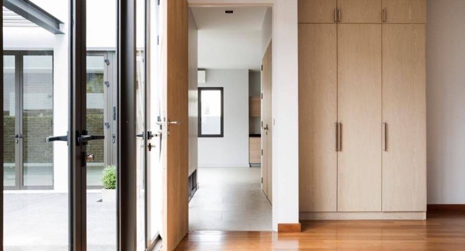 Casa en alquiler de 4 habitaciones en Watthana, Bangkok
