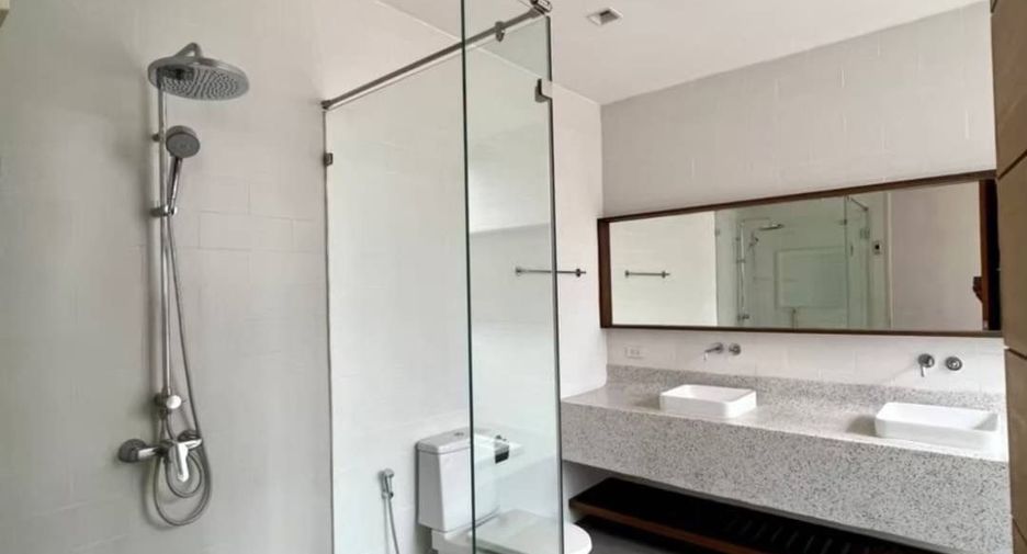 Casa en alquiler de 4 habitaciones en Watthana, Bangkok