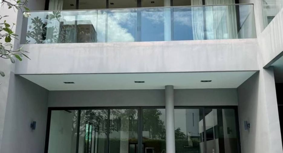 Casa en alquiler de 4 habitaciones en Watthana, Bangkok