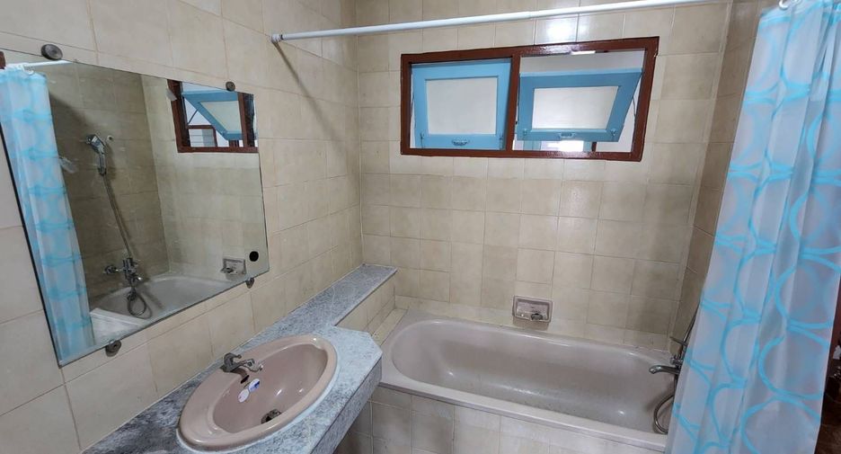 Casa adosada en venta de 2 habitaciones en Bang Sue, Bangkok