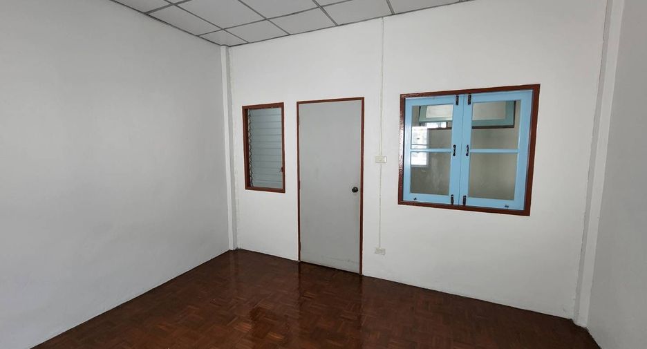 Casa adosada en venta de 2 habitaciones en Bang Sue, Bangkok