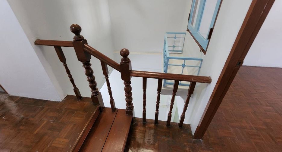 Casa adosada en venta de 2 habitaciones en Bang Sue, Bangkok