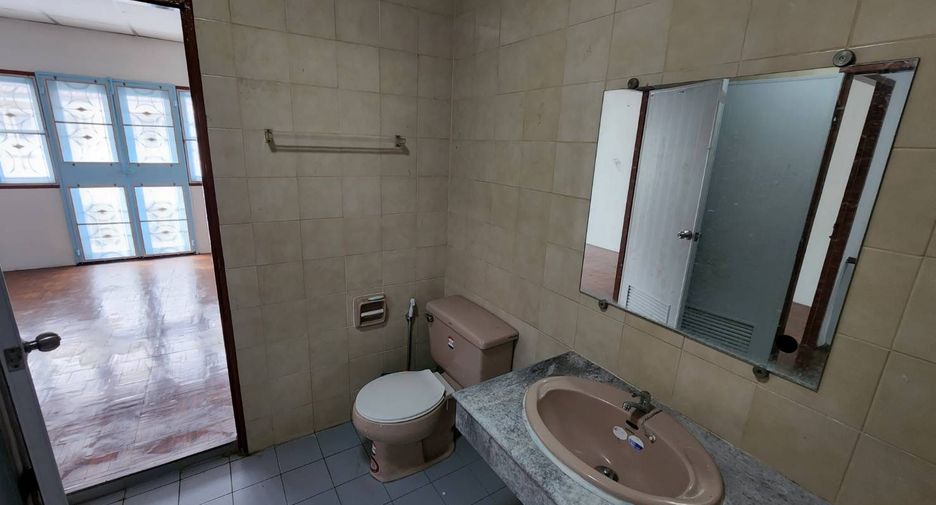 Casa adosada en venta de 2 habitaciones en Bang Sue, Bangkok