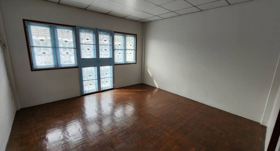 Casa adosada en venta de 2 habitaciones en Bang Sue, Bangkok