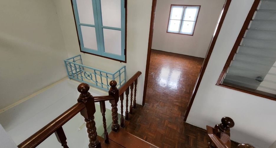 Casa adosada en venta de 2 habitaciones en Bang Sue, Bangkok