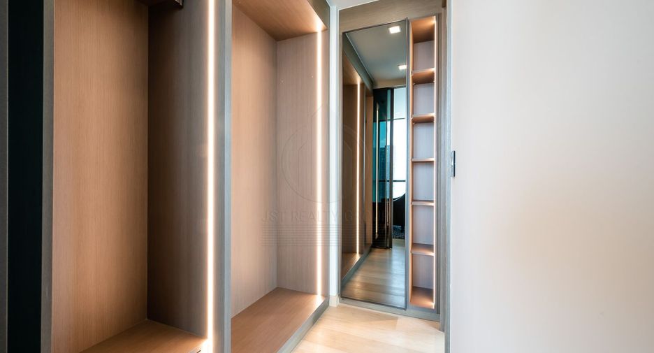 For sale 2 bedrooms condo in Watthana, Bangkok