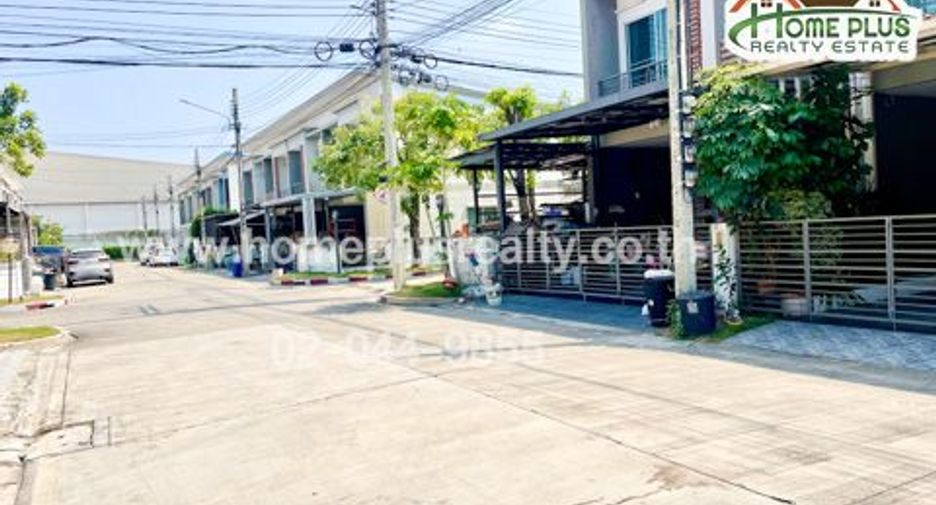 For sale 3 bed townhouse in Sai Mai, Bangkok