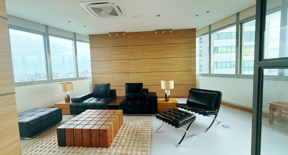 For sale 3 ベッドルーム condo in Khlong Toei, Bangkok