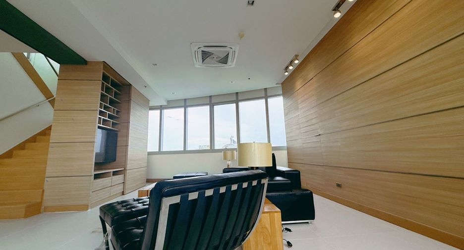 For sale 3 ベッドルーム condo in Khlong Toei, Bangkok