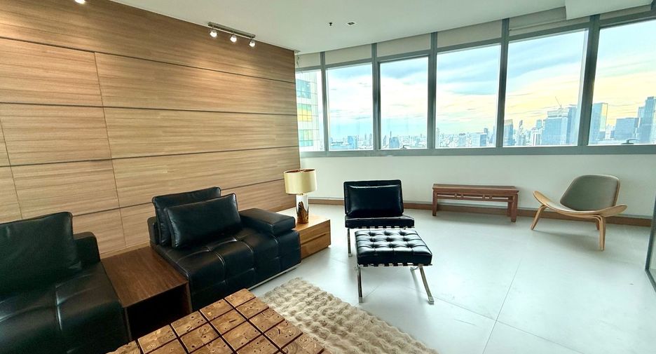 For sale 3 ベッドルーム condo in Khlong Toei, Bangkok