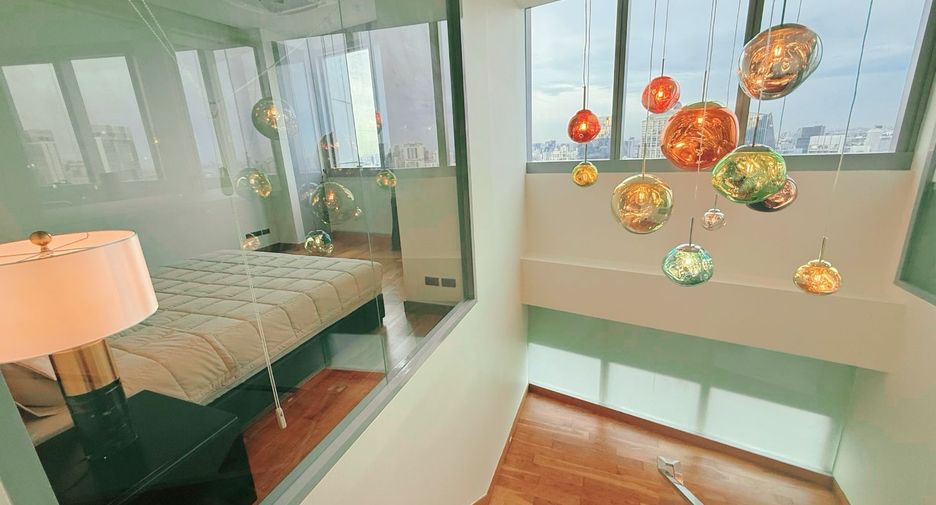 For sale 3 ベッドルーム condo in Khlong Toei, Bangkok