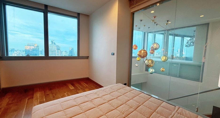 For sale 3 ベッドルーム condo in Khlong Toei, Bangkok