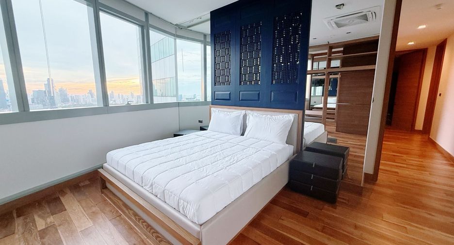 For sale 3 ベッドルーム condo in Khlong Toei, Bangkok