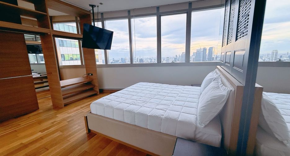 For sale 3 ベッドルーム condo in Khlong Toei, Bangkok