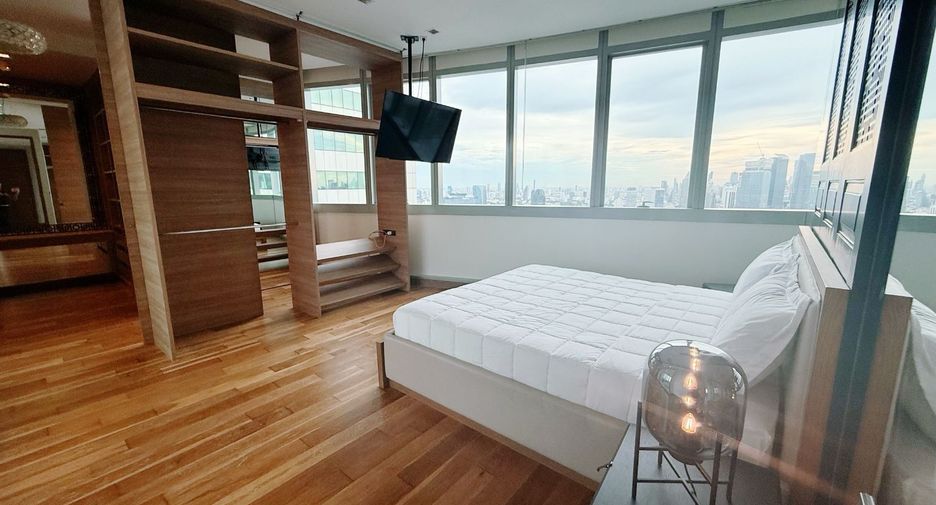 For sale 3 ベッドルーム condo in Khlong Toei, Bangkok