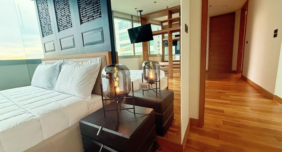 For sale 3 ベッドルーム condo in Khlong Toei, Bangkok