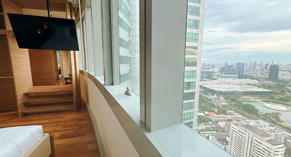 For sale 3 ベッドルーム condo in Khlong Toei, Bangkok