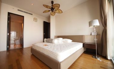 For sale 3 bedrooms condo in Khlong Toei, Bangkok