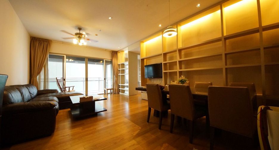 For sale 3 bedrooms condo in Khlong Toei, Bangkok