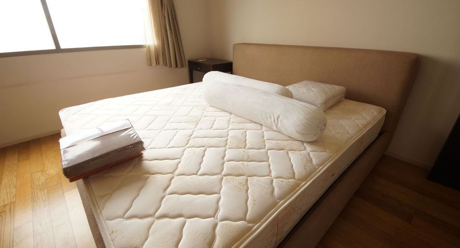 For sale 3 bedrooms condo in Khlong Toei, Bangkok